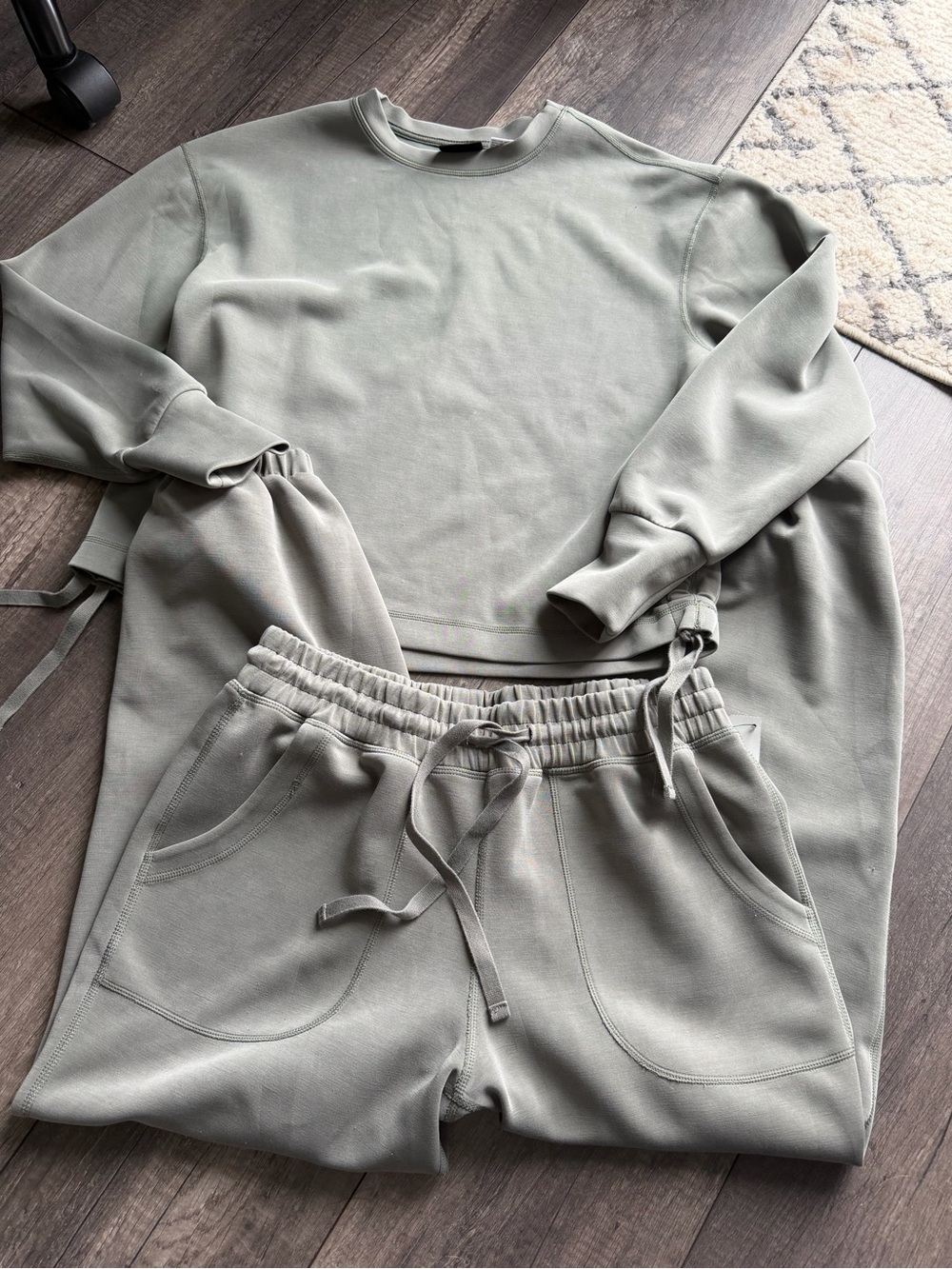 Bailey 44 Olive Green Cropped Sweatshirt & Jogger Set